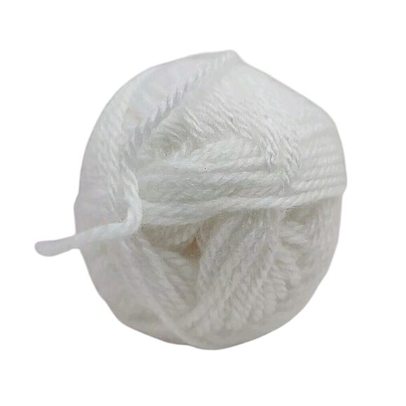 New Mary Maxim Baby’s Best Yarn 001 White Acrylic Tensel 2 ply Fine Sport 160yds - Picture 6 of 7